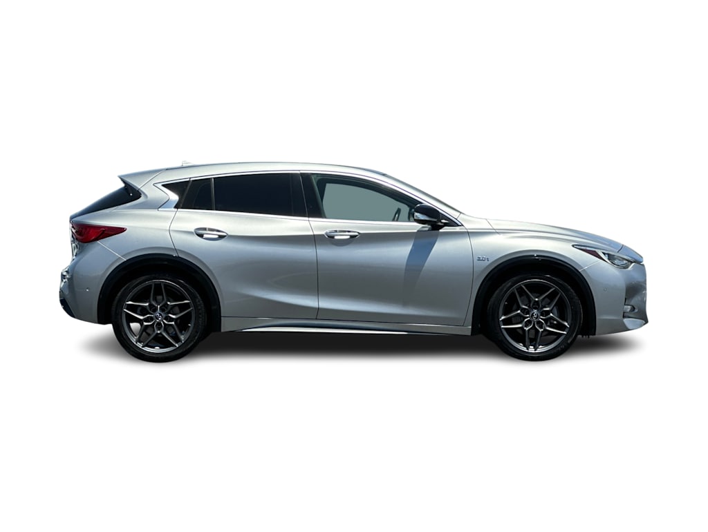 Thumbnail: 2017 INFINITI QX30 - 18