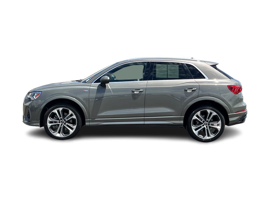 Thumbnail: 2021 Audi Q3 - 3