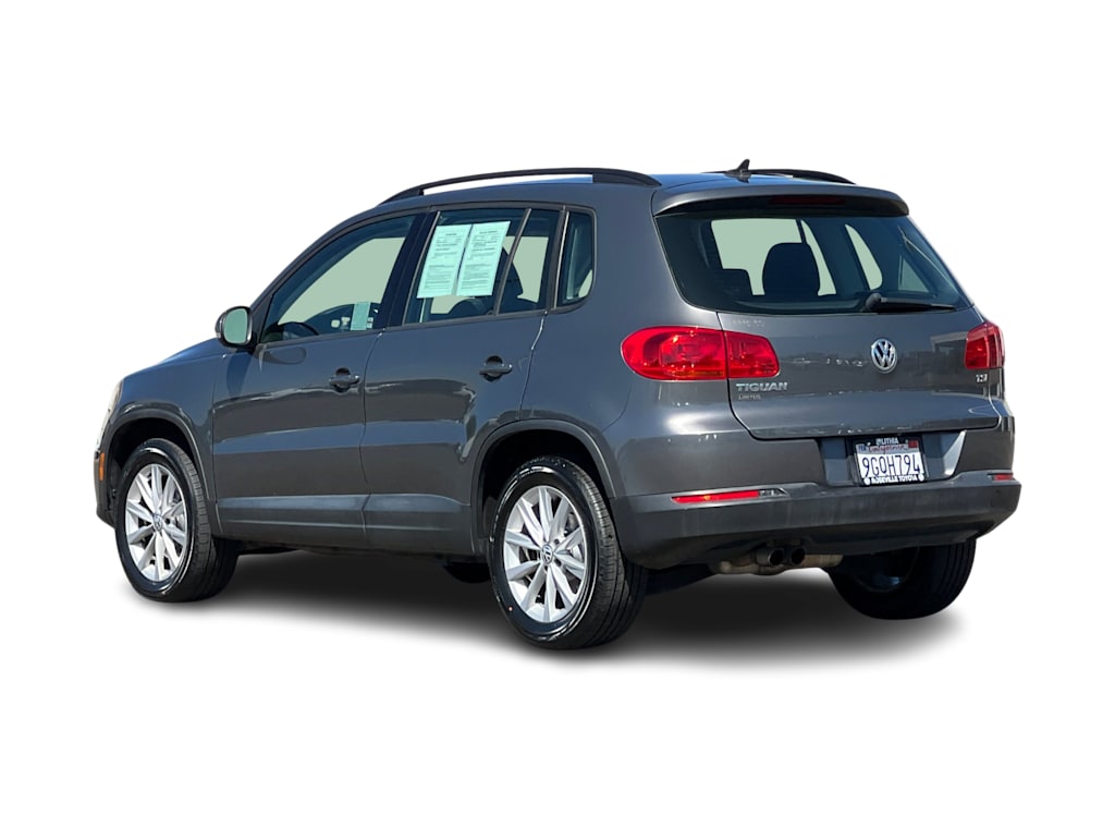 Thumbnail: 2017 Volkswagen Tiguan - 4