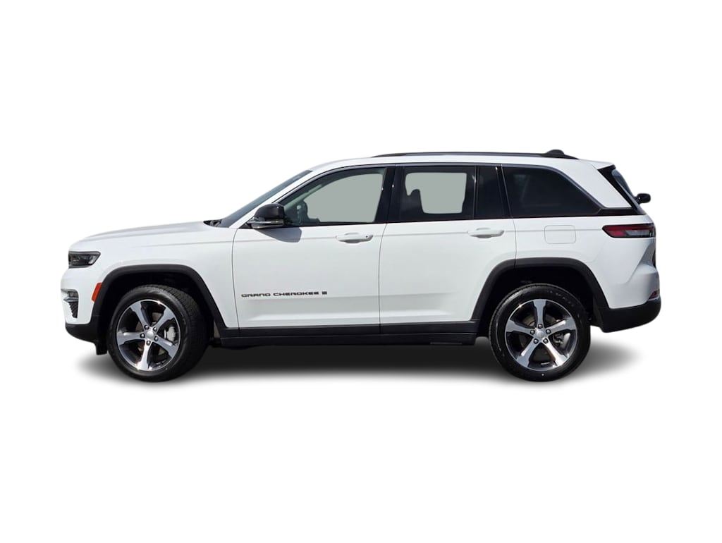 Thumbnail: 2023 Jeep Grand Cherokee - 3