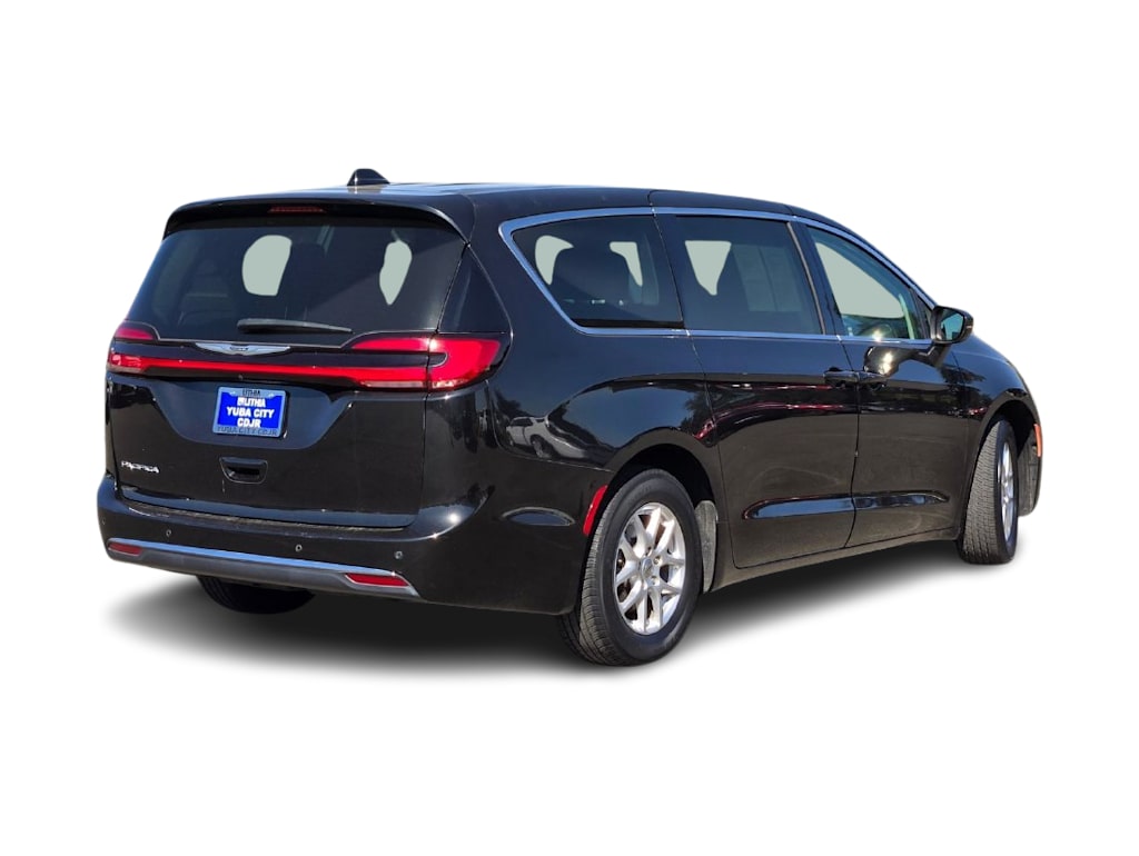 Thumbnail: 2023 Chrysler Pacifica - 14