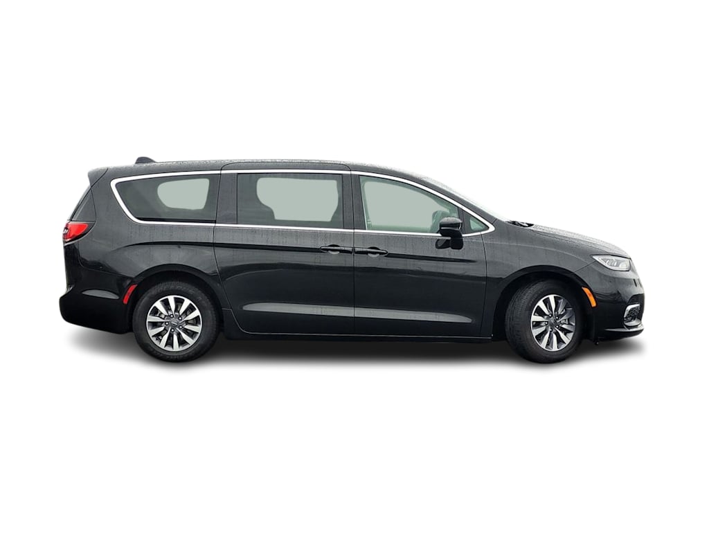 Thumbnail: 2023 Chrysler Pacifica - 13
