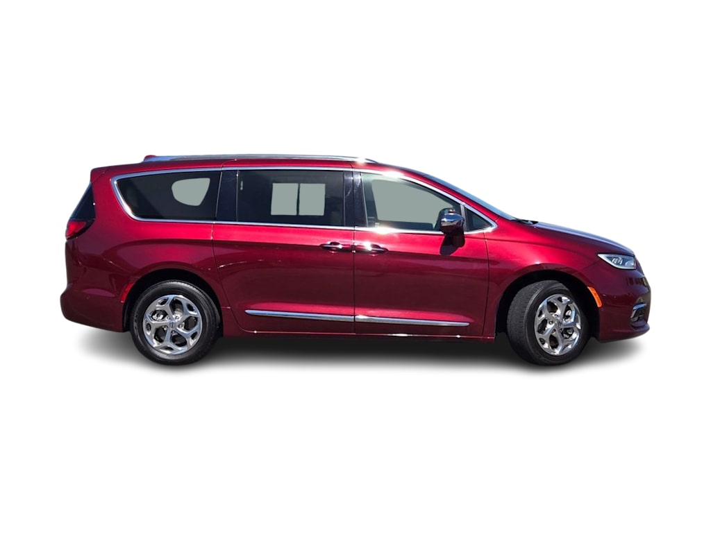 Thumbnail: 2021 Chrysler Pacifica - 17