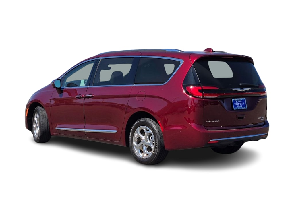 Thumbnail: 2021 Chrysler Pacifica - 4