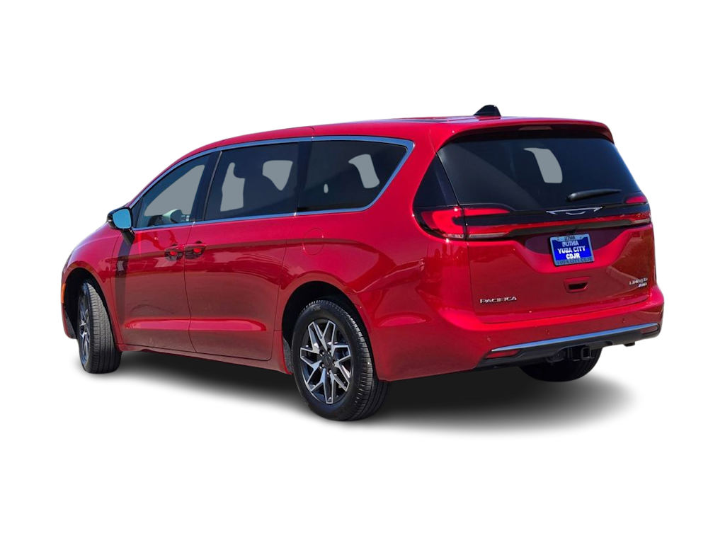 Thumbnail: 2027 Chrysler Pacifica - 4