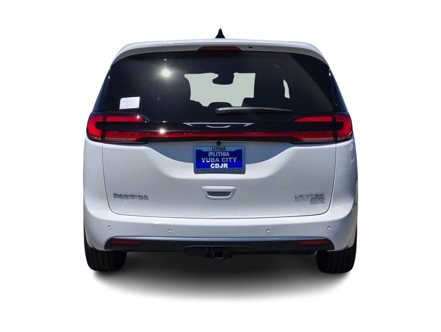 Thumbnail: 2027 Chrysler Pacifica - 5