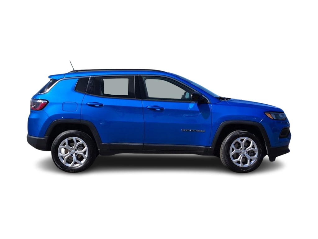 Thumbnail: 2024 Jeep Compass - 17