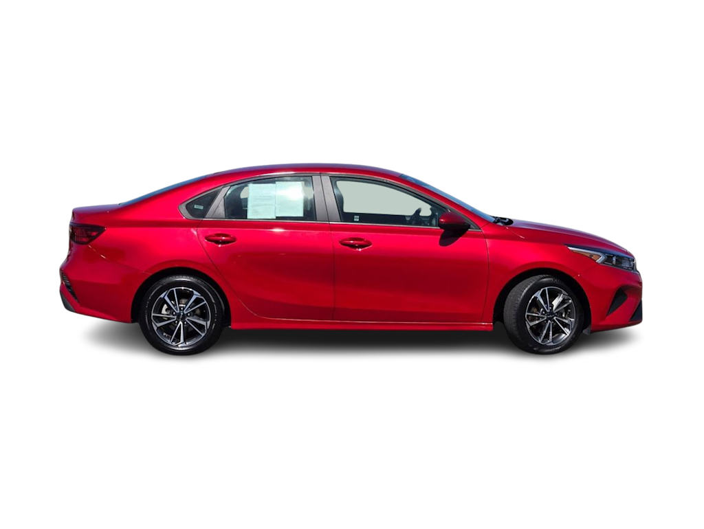 Thumbnail: 2023 Kia Forte - 16