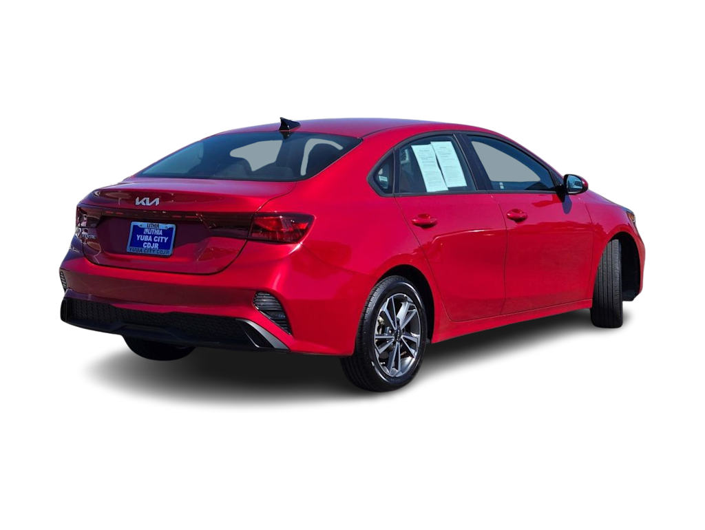 Thumbnail: 2023 Kia Forte - 15