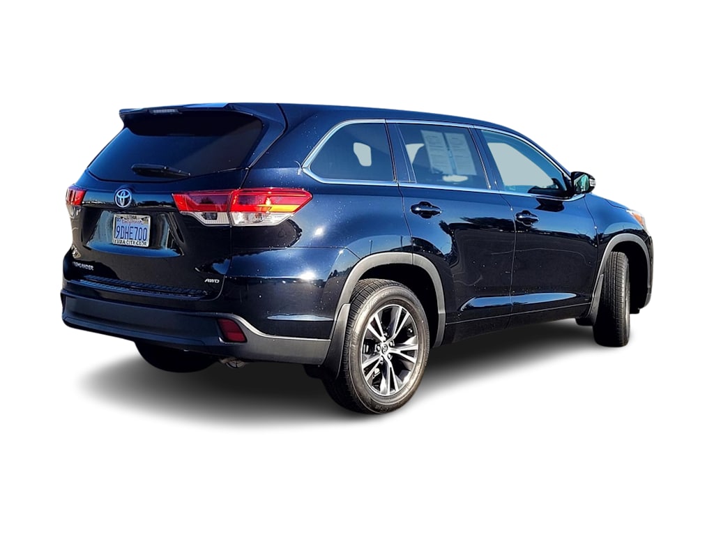 Thumbnail: 2017 Toyota Highlander - 14
