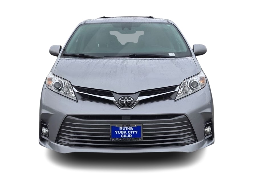 Thumbnail: 2018 Toyota Sienna - 6