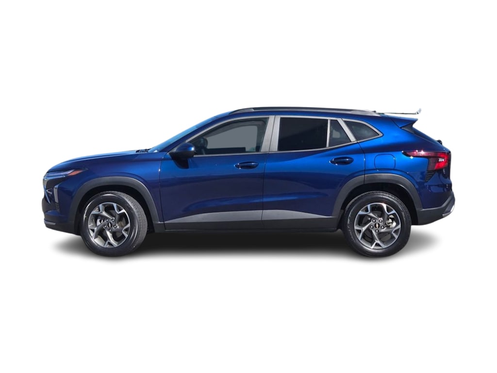 Thumbnail: 2024 Chevrolet Trax - 3