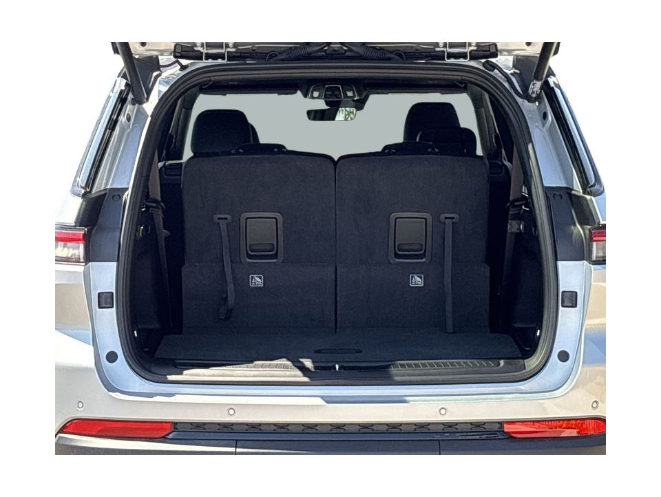 Thumbnail: 2025 Jeep Grand Cherokee L - 17