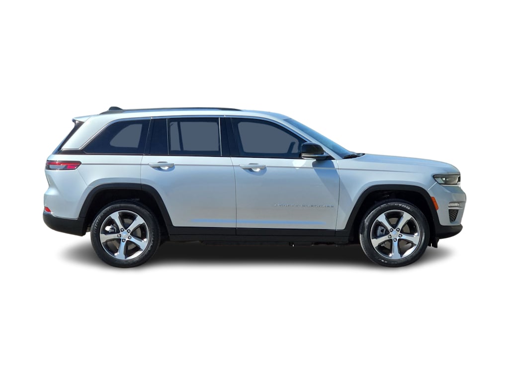 Thumbnail: 2023 Jeep Grand Cherokee - 21