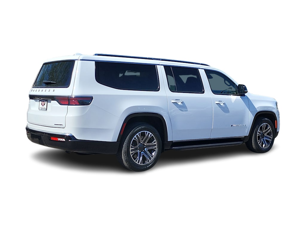 Thumbnail: 2023 Jeep Wagoneer - 20