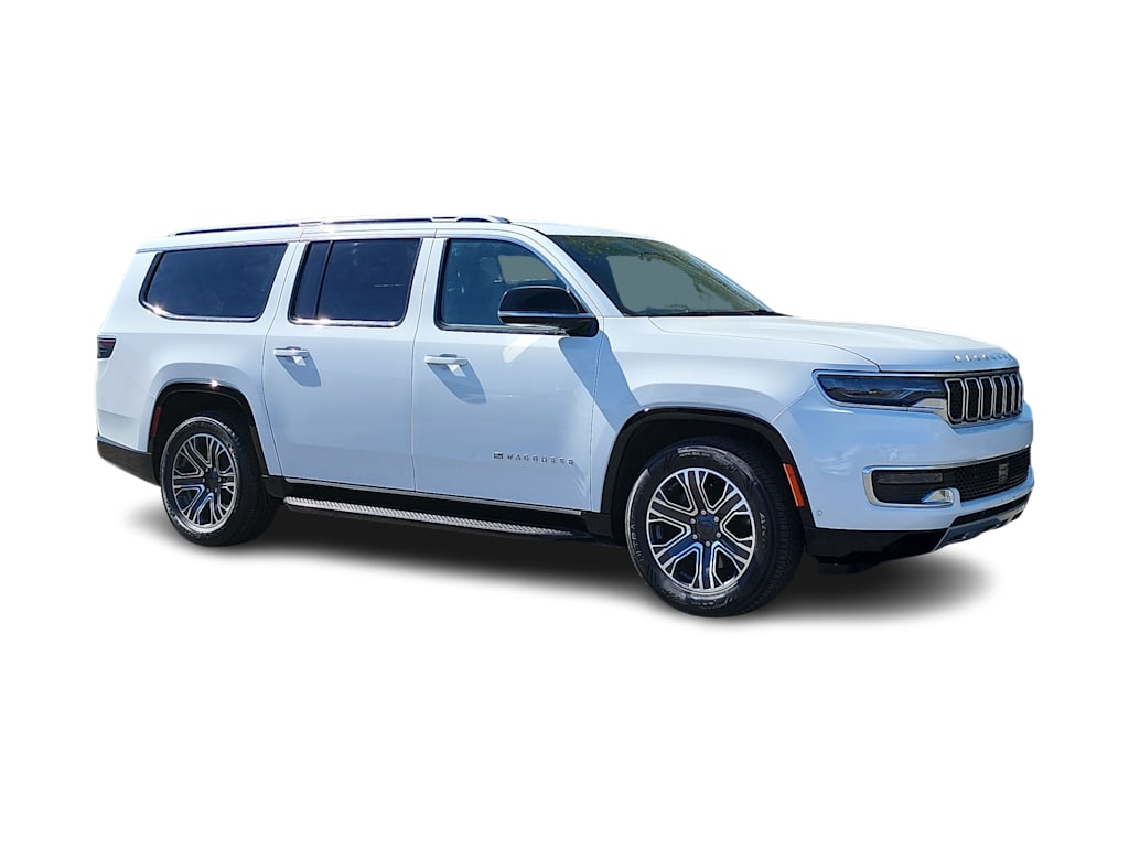 Thumbnail: 2023 Jeep Wagoneer - 18