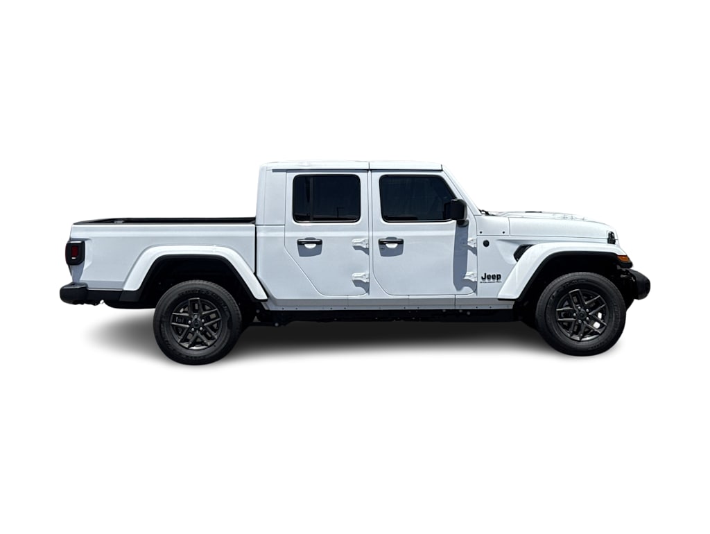 Thumbnail: 2026 Jeep Gladiator - 21