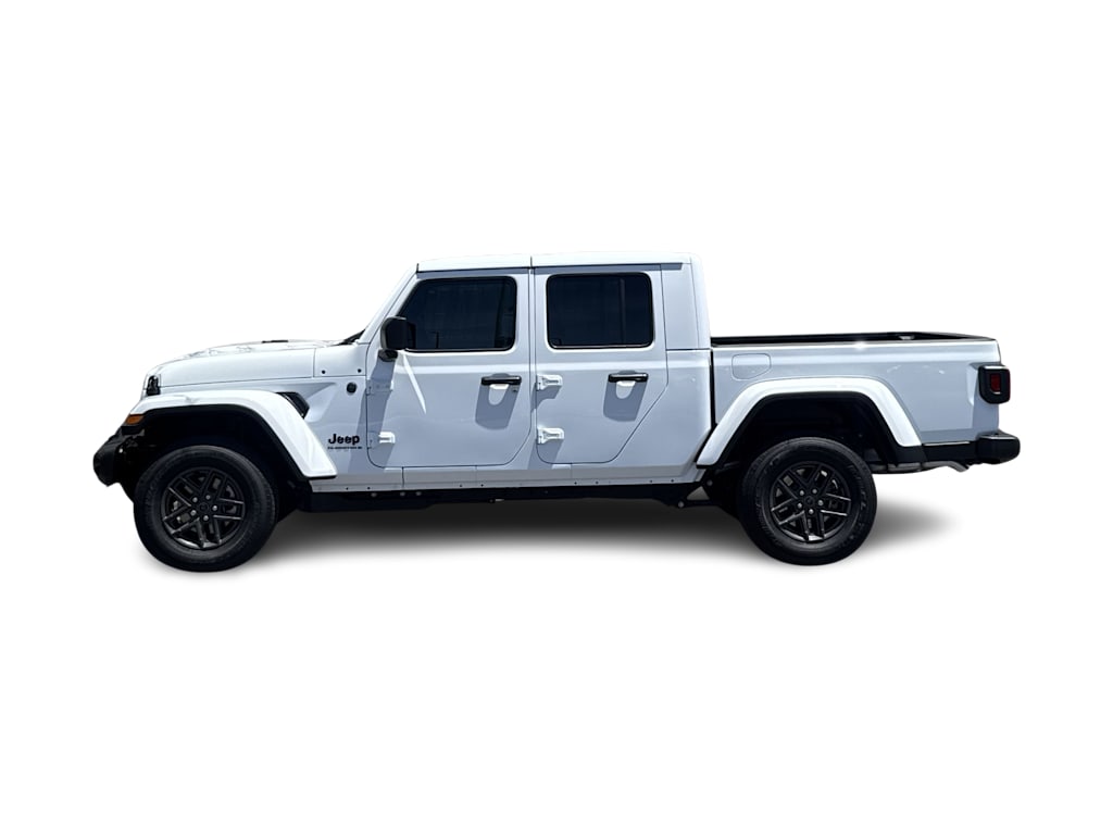 Thumbnail: 2026 Jeep Gladiator - 3