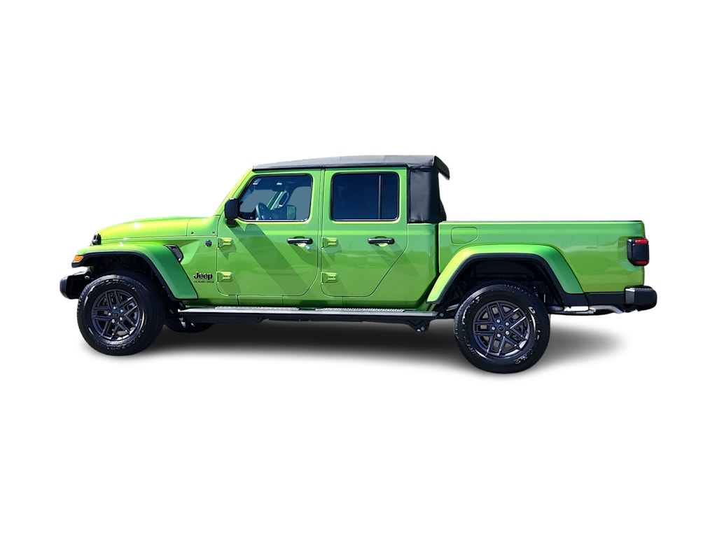 Thumbnail: 2026 Jeep Gladiator - 17