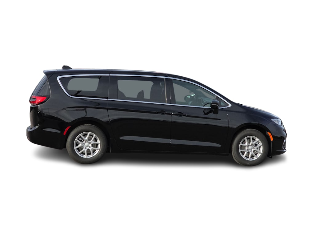 Thumbnail: 2026 Chrysler Pacifica - 23