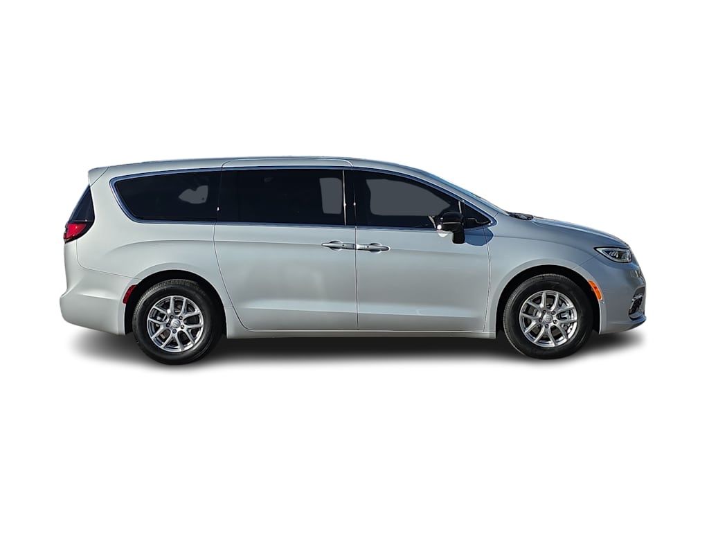 Thumbnail: 2026 Chrysler Pacifica - 20