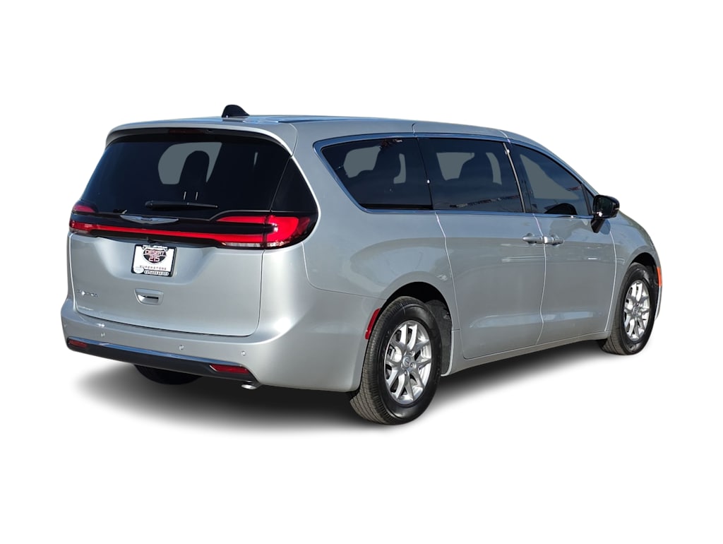 Thumbnail: 2026 Chrysler Pacifica - 21