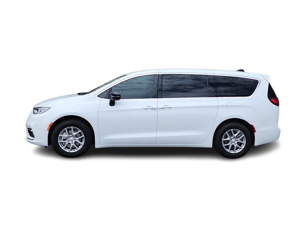 Thumbnail: 2026 Chrysler Pacifica - 19