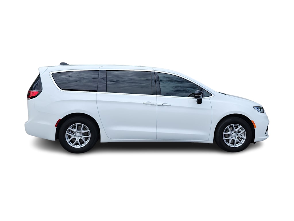 Thumbnail: 2026 Chrysler Pacifica - 21