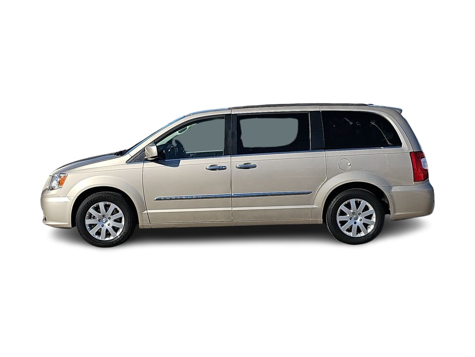 2016 Chrysler Town & Country Touring 3