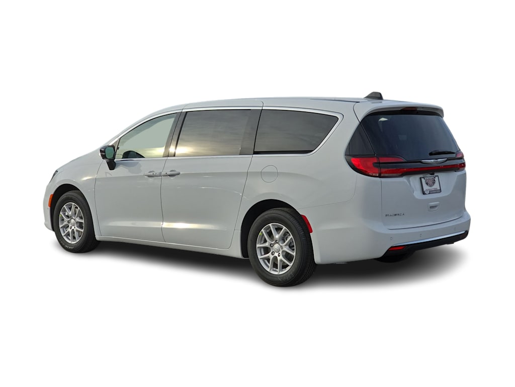Thumbnail: 2026 Chrysler Pacifica - 4