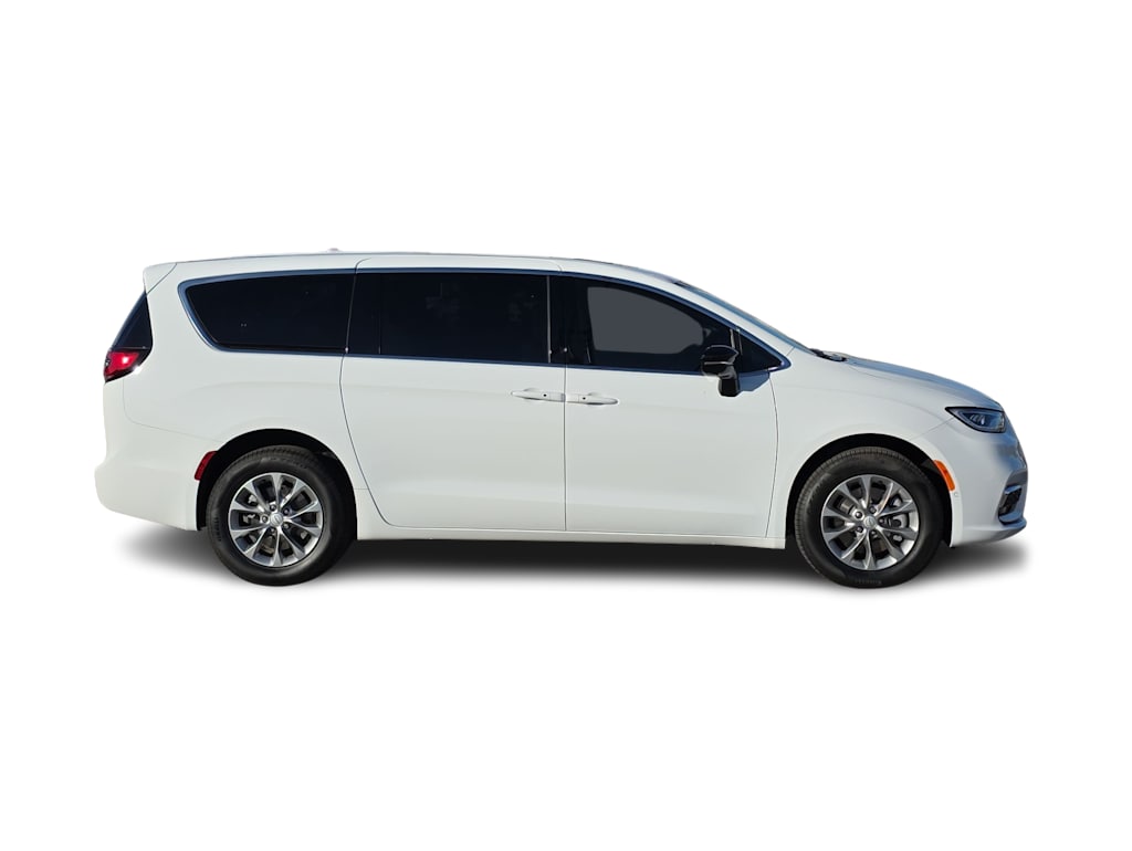 Thumbnail: 2026 Chrysler Pacifica - 22