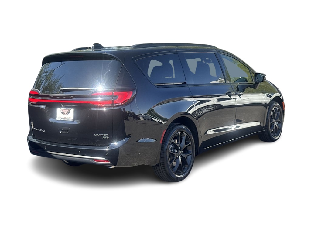 Thumbnail: 2027 Chrysler Pacifica - 19
