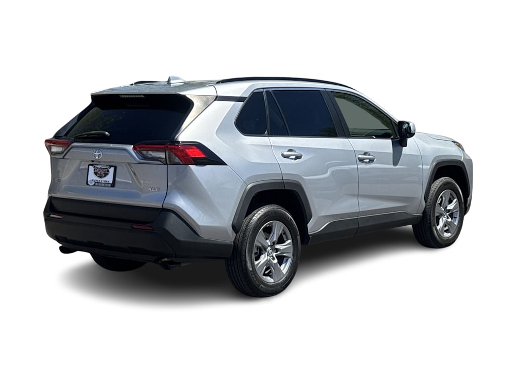 Thumbnail: 2022 Toyota RAV4 - 22
