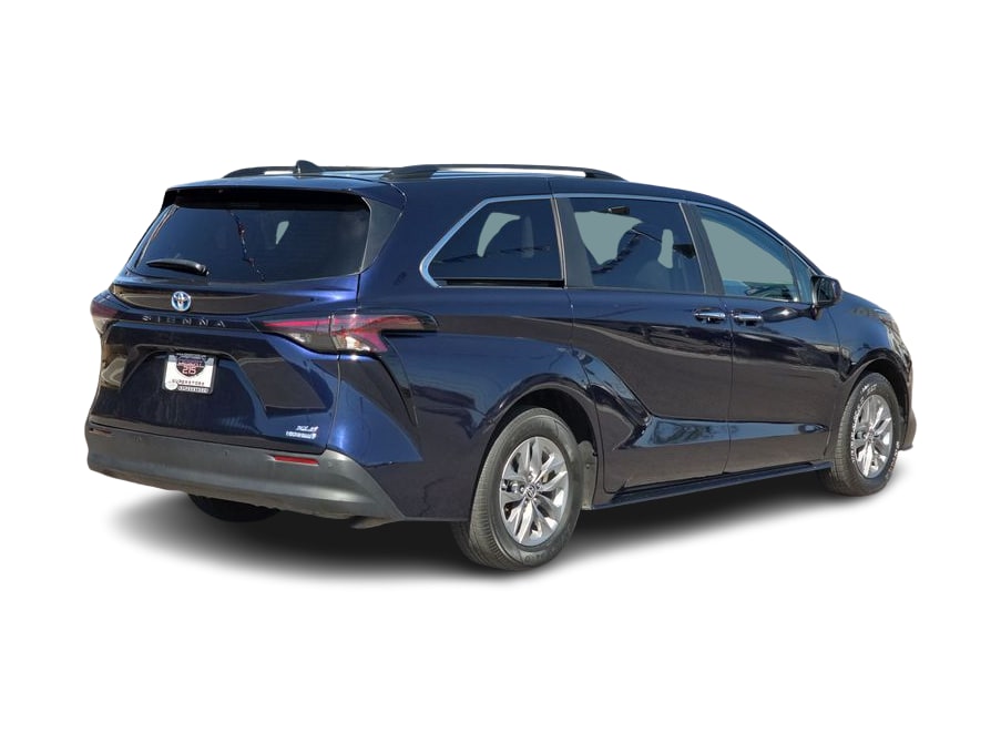 2023 Toyota Sienna XLE 21