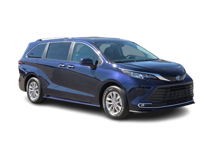 2023 Toyota Sienna XLE 19
