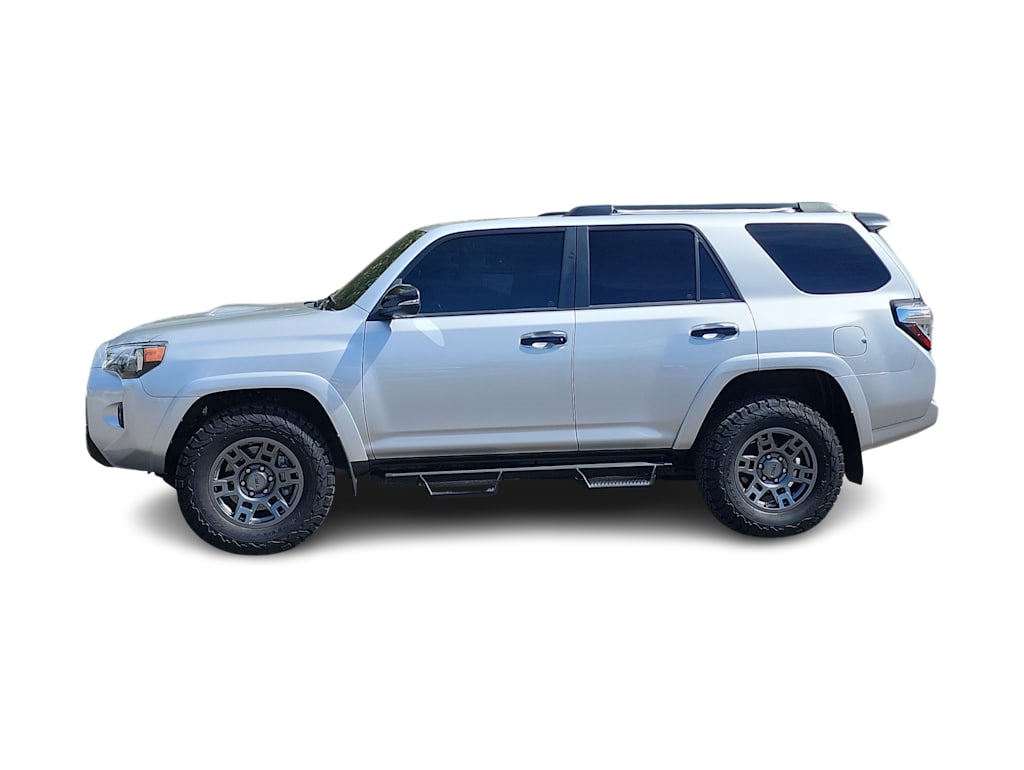 Thumbnail: 2020 Toyota 4Runner - 3