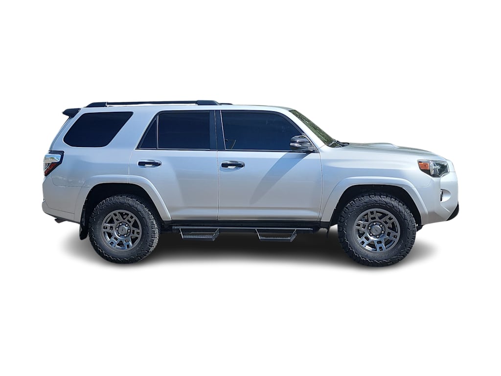 Thumbnail: 2020 Toyota 4Runner - 21