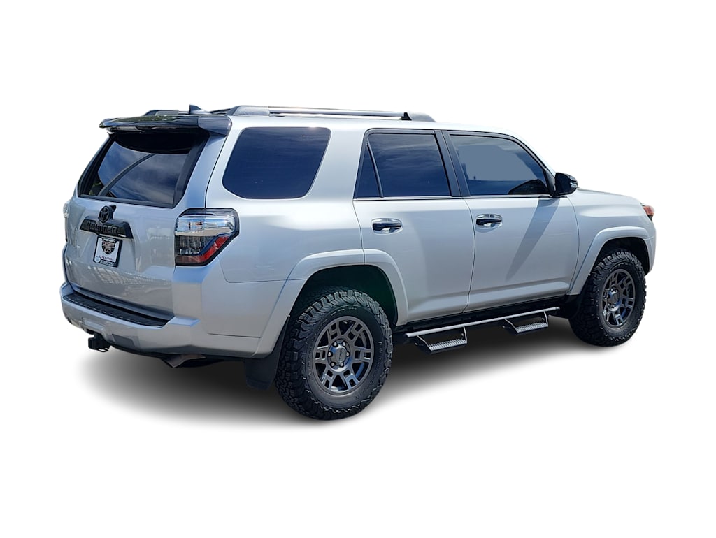 Thumbnail: 2020 Toyota 4Runner - 20