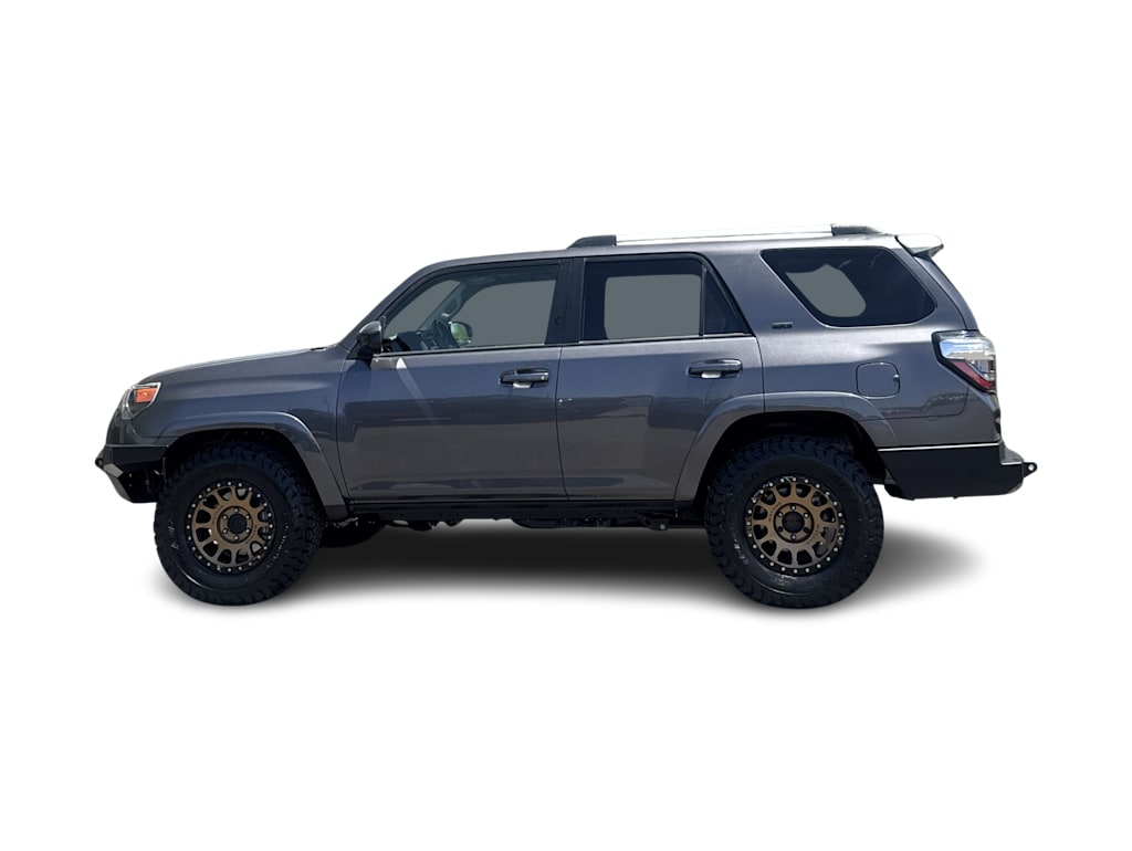 Thumbnail: 2020 Toyota 4Runner - 3