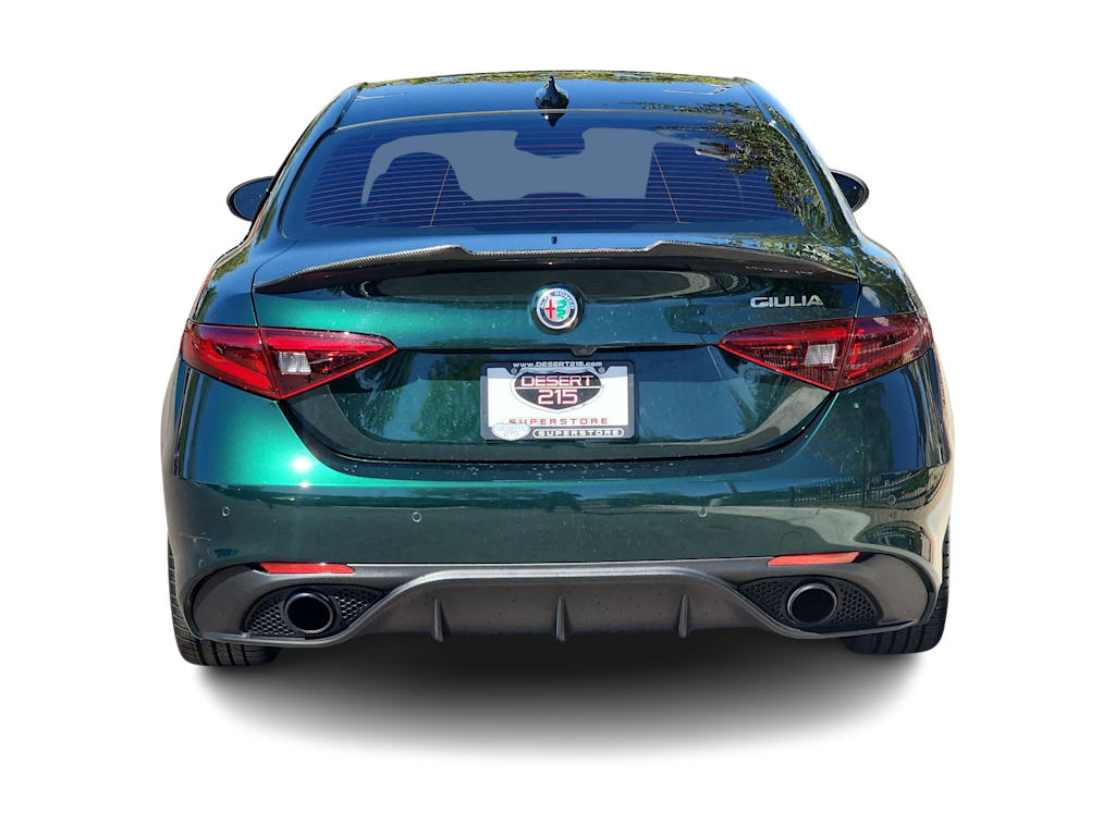 Thumbnail: 2021 Alfa Romeo Giulia - 5