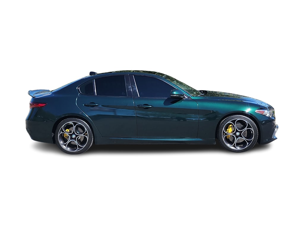 Thumbnail: 2021 Alfa Romeo Giulia - 21