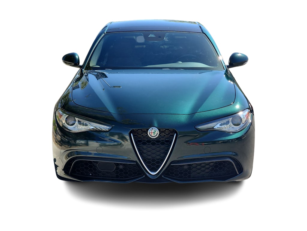 Thumbnail: 2021 Alfa Romeo Giulia - 6
