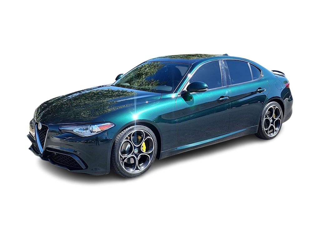 Thumbnail: 2021 Alfa Romeo Giulia - 3