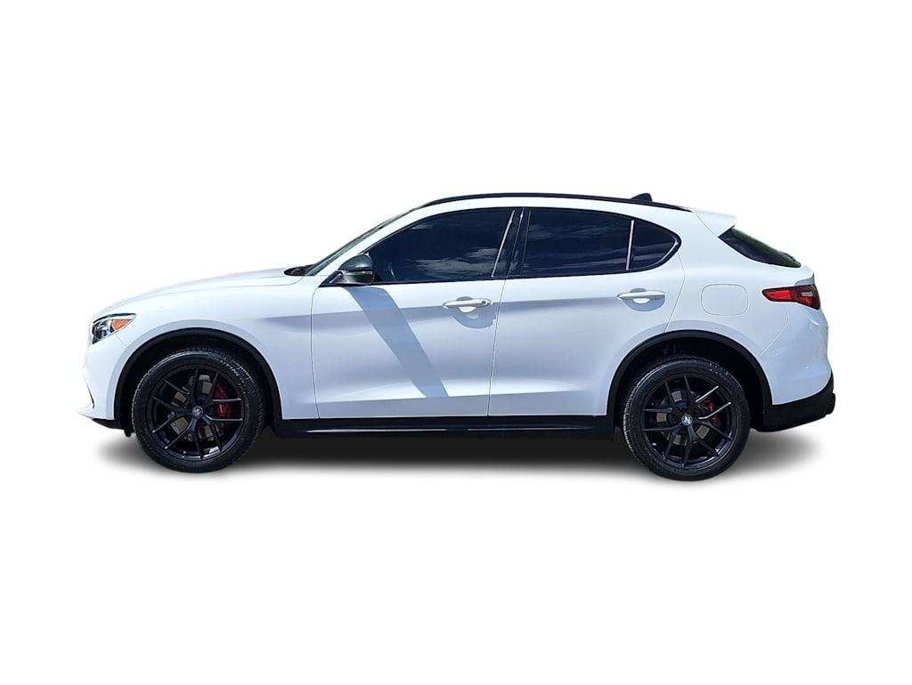Thumbnail: 2019 Alfa Romeo Stelvio - 20