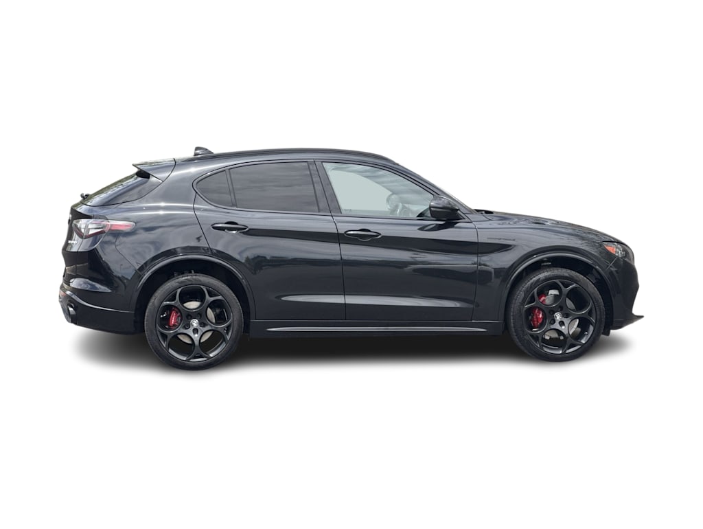 Thumbnail: 2024 Alfa Romeo Stelvio - 23
