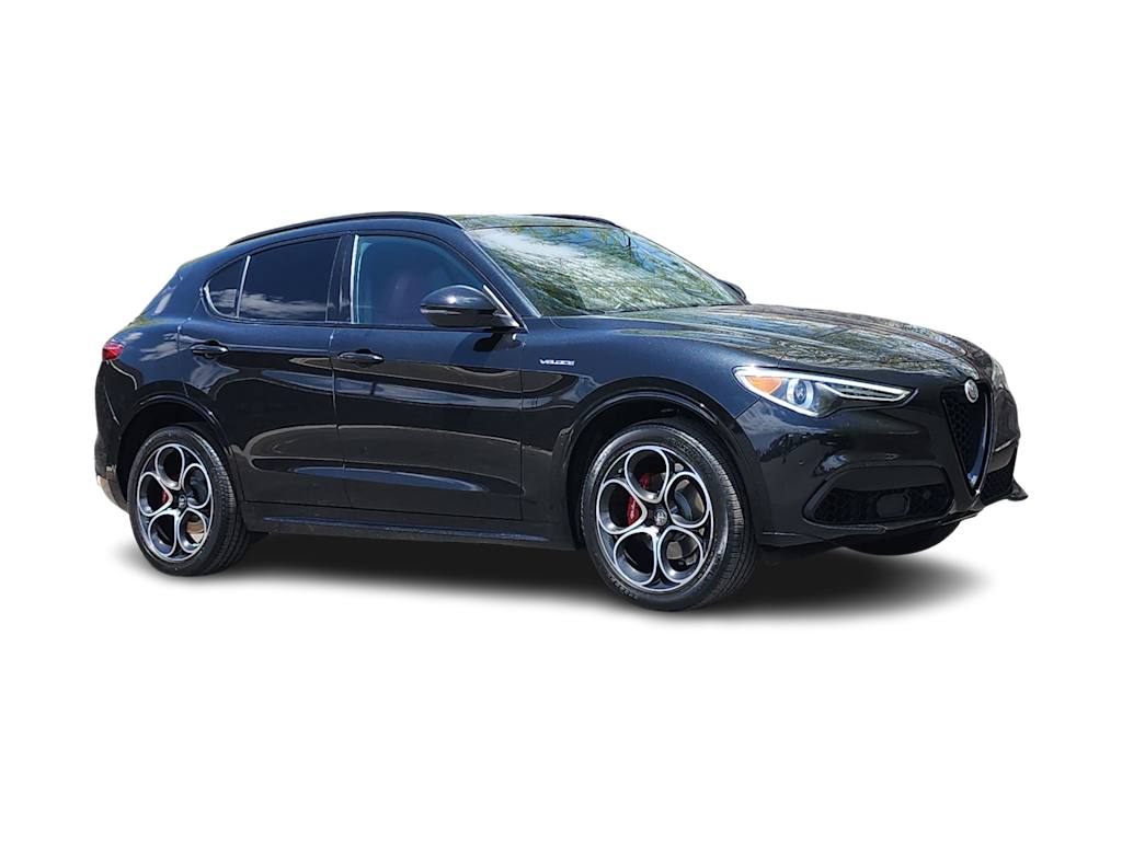 Thumbnail: 2023 Alfa Romeo Stelvio - 18