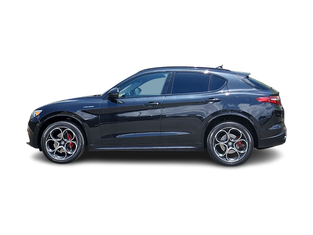 Thumbnail: 2023 Alfa Romeo Stelvio - 19