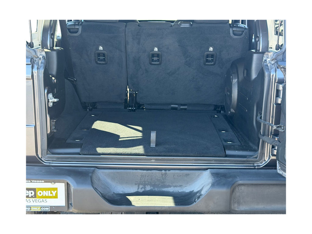 Thumbnail: 2021 Jeep Wrangler - 15