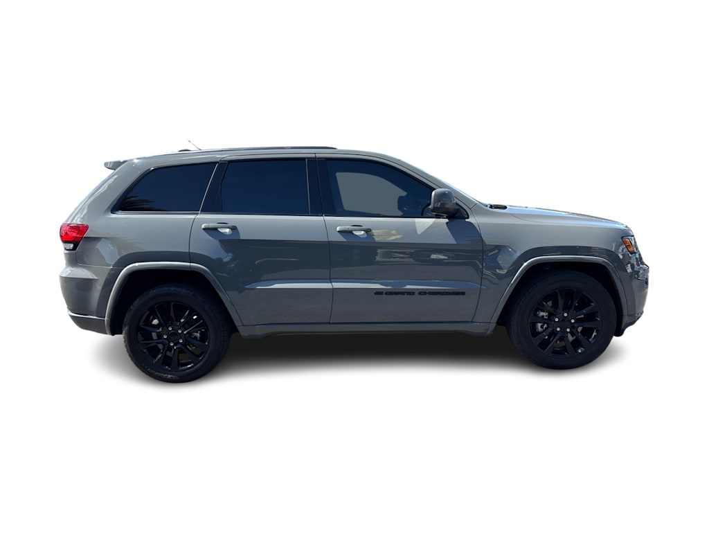 Thumbnail: 2022 Jeep Grand Cherokee - 14