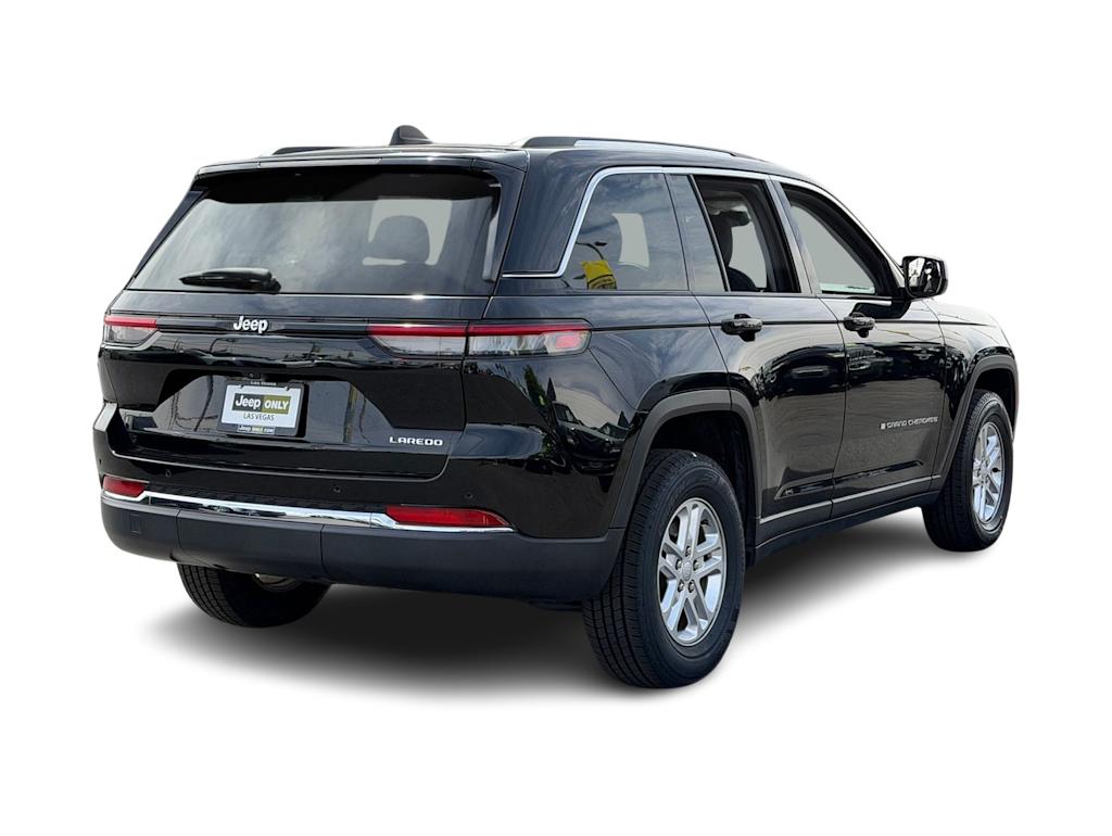 Thumbnail: 2023 Jeep Grand Cherokee - 17